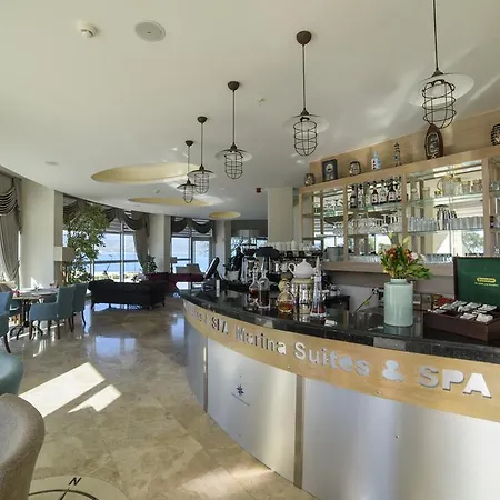 מלון Bodrum Marina Suites *